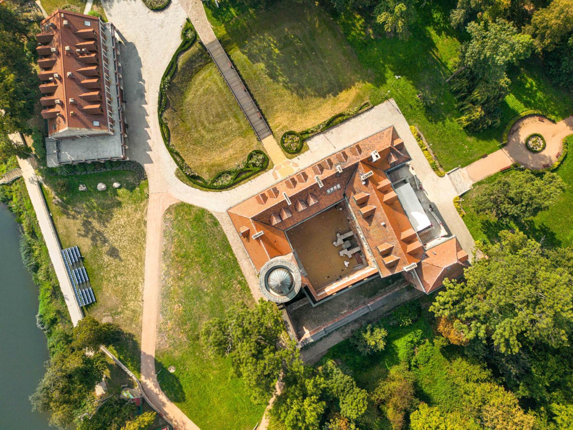 Zamek Uniejow Aparthotel Buitenkant foto