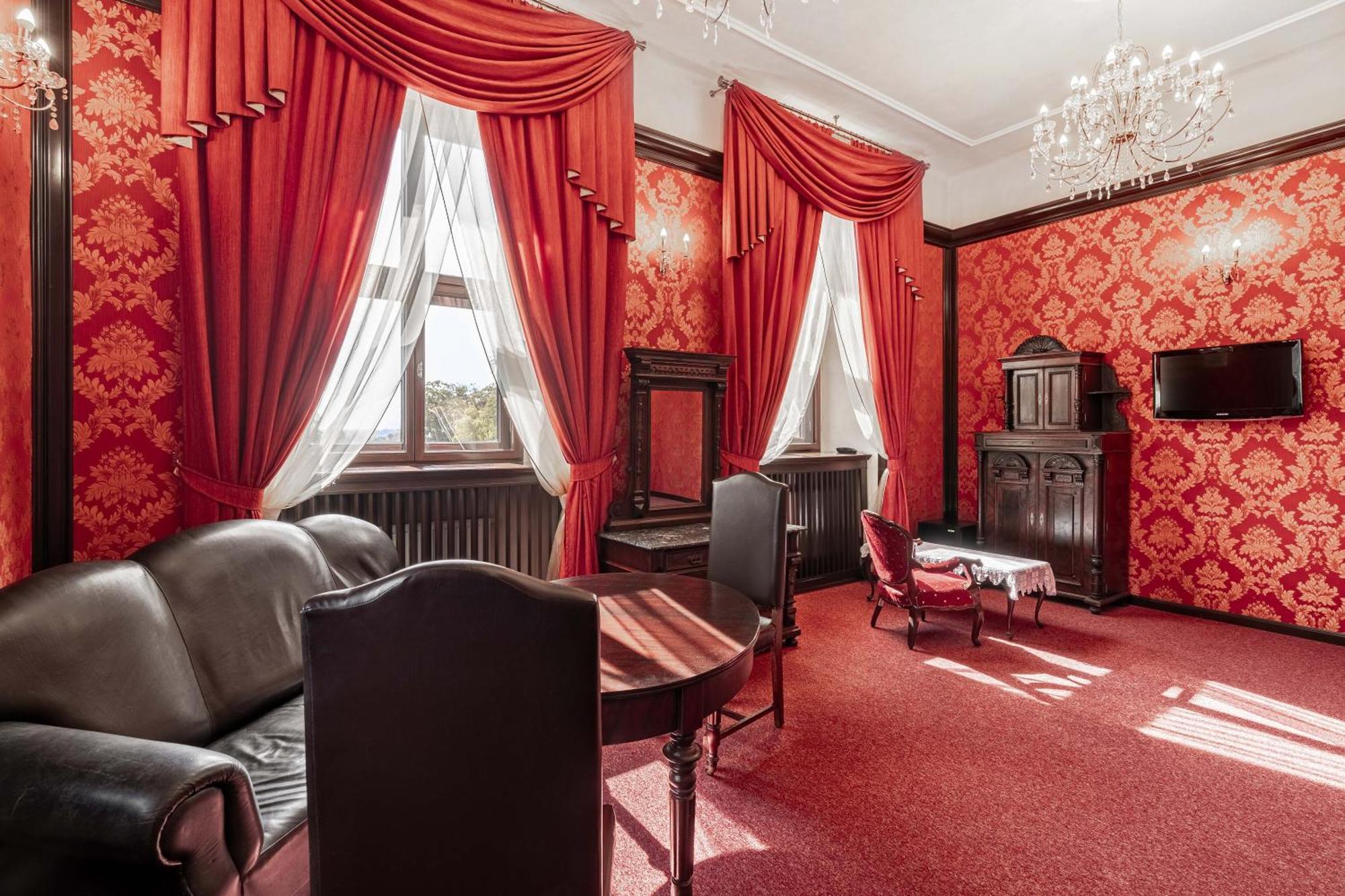 Zamek Uniejow Aparthotel Buitenkant foto