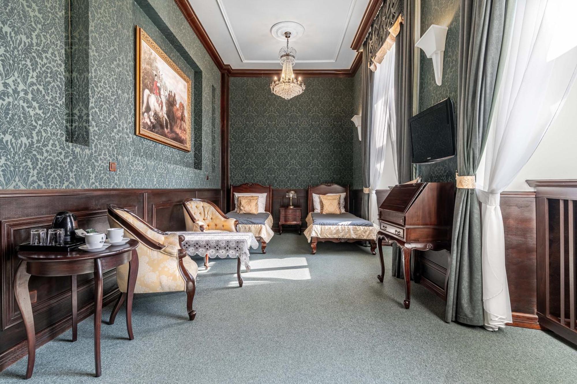 Zamek Uniejow Aparthotel Buitenkant foto