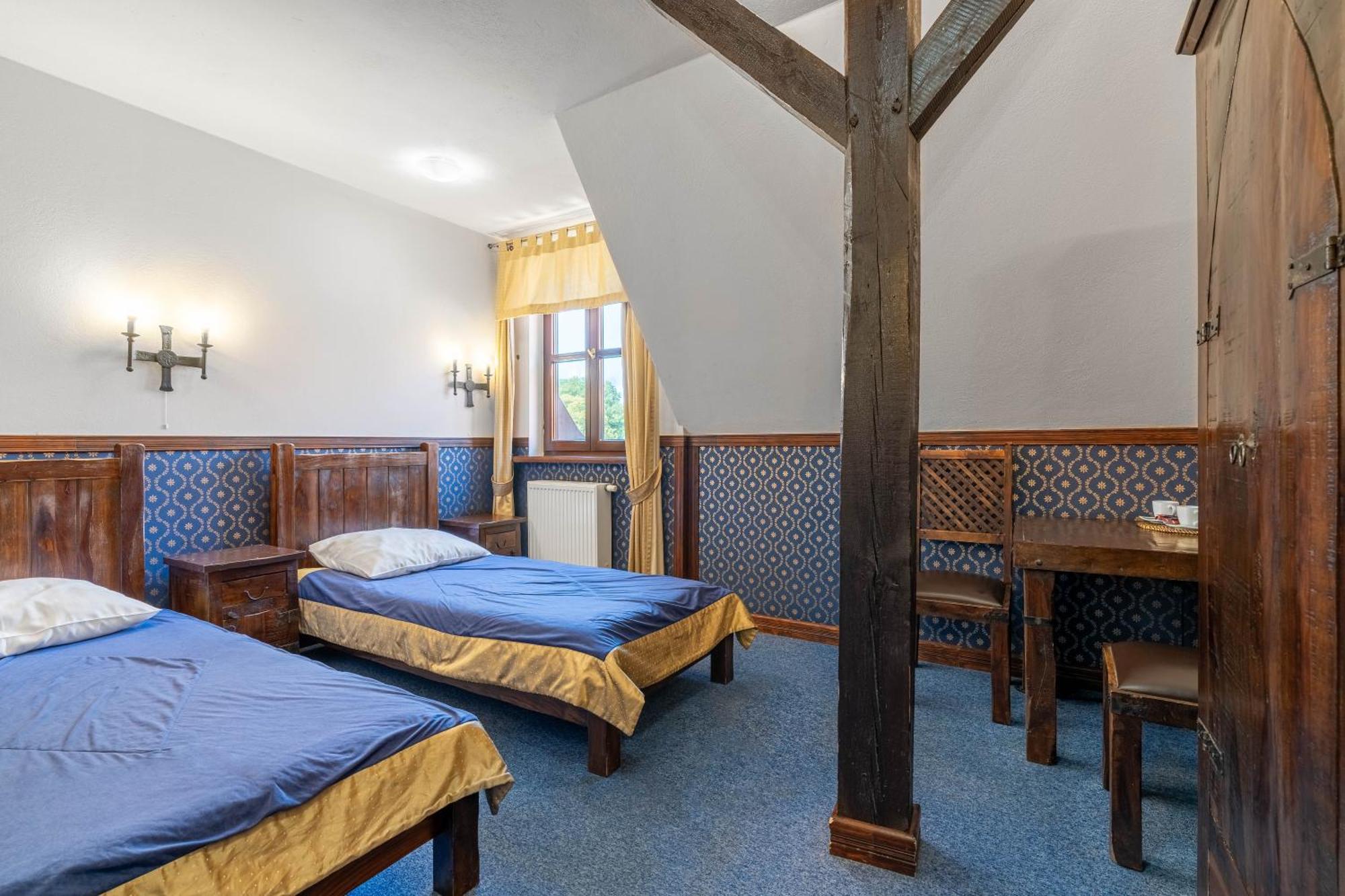 Zamek Uniejow Aparthotel Buitenkant foto