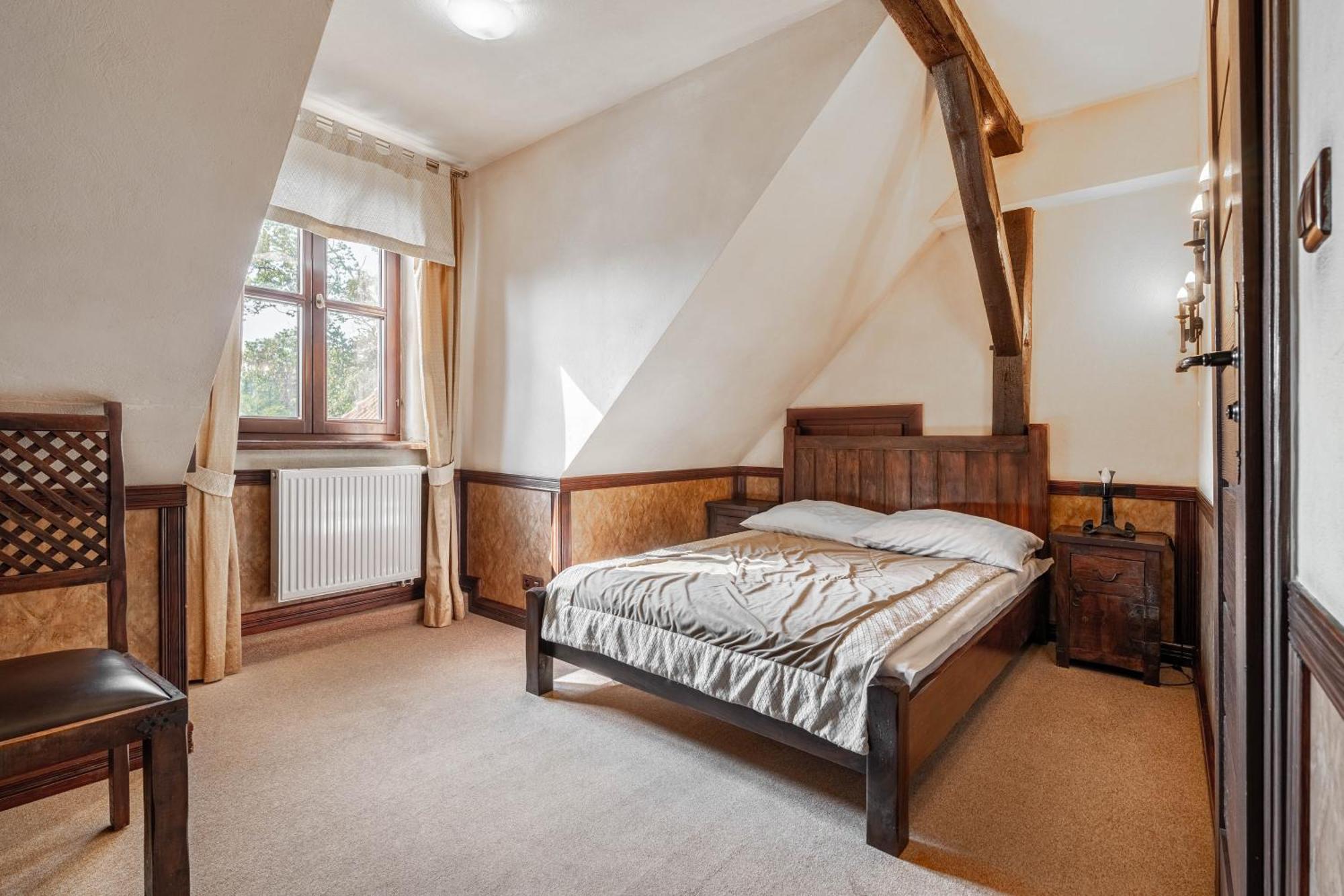 Zamek Uniejow Aparthotel Buitenkant foto