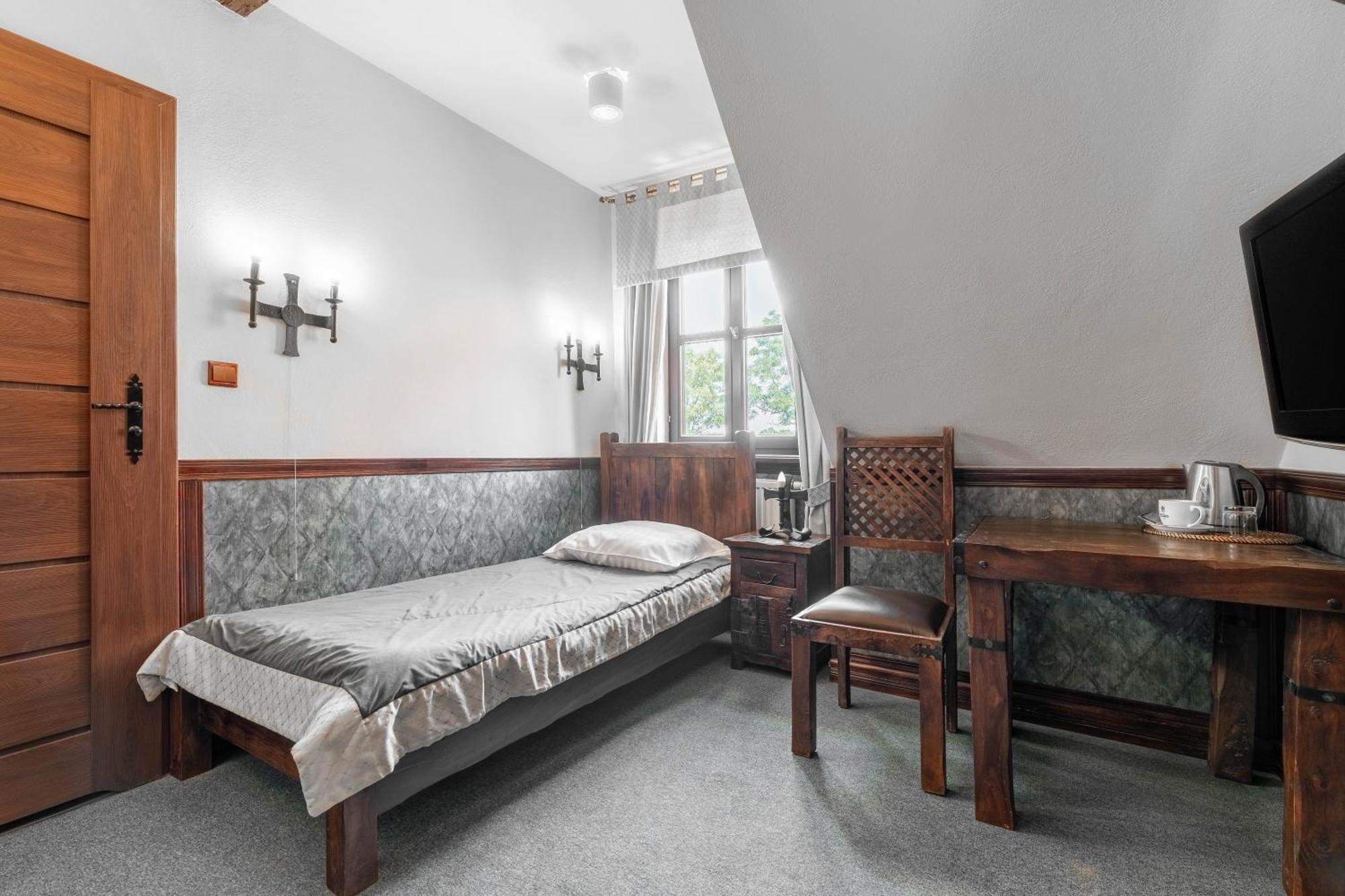 Zamek Uniejow Aparthotel Buitenkant foto